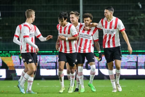 Soi kèo Jong AZ vs Jong PSV, 0h45 ngày 13/12, Hà Lan