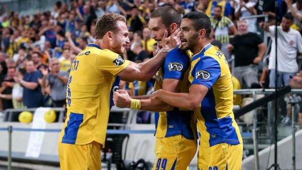 Soi kèo Maccabi Bnei Reineh vs Maccabi Tel Aviv, , 1h15 ngày 20/12, Israel