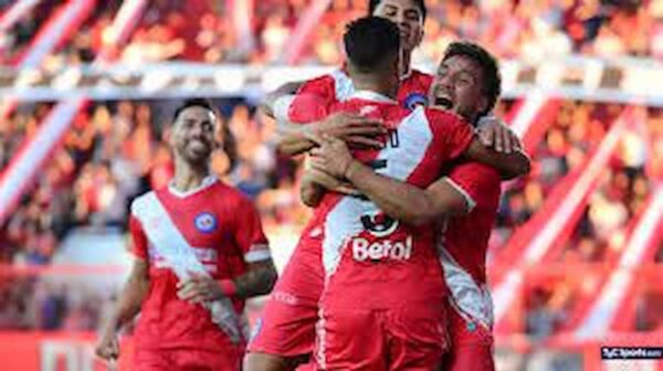 Soi kèo Argentinos Juniors vs Union de Santa Fe, 5h00 ngày 12/4, Argentina