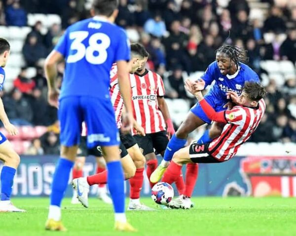 Soi kèo Cardiff City vs Sunderland, 21h00 ngày 10/4, Anh